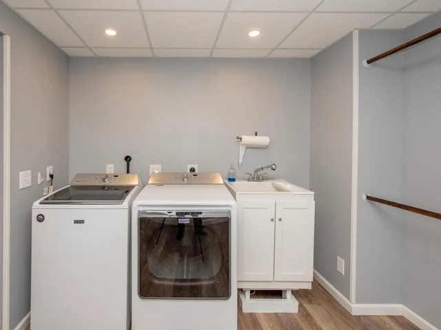 $589,900 | 129 Hemlock Place, Vadnais Heights, MN 55127