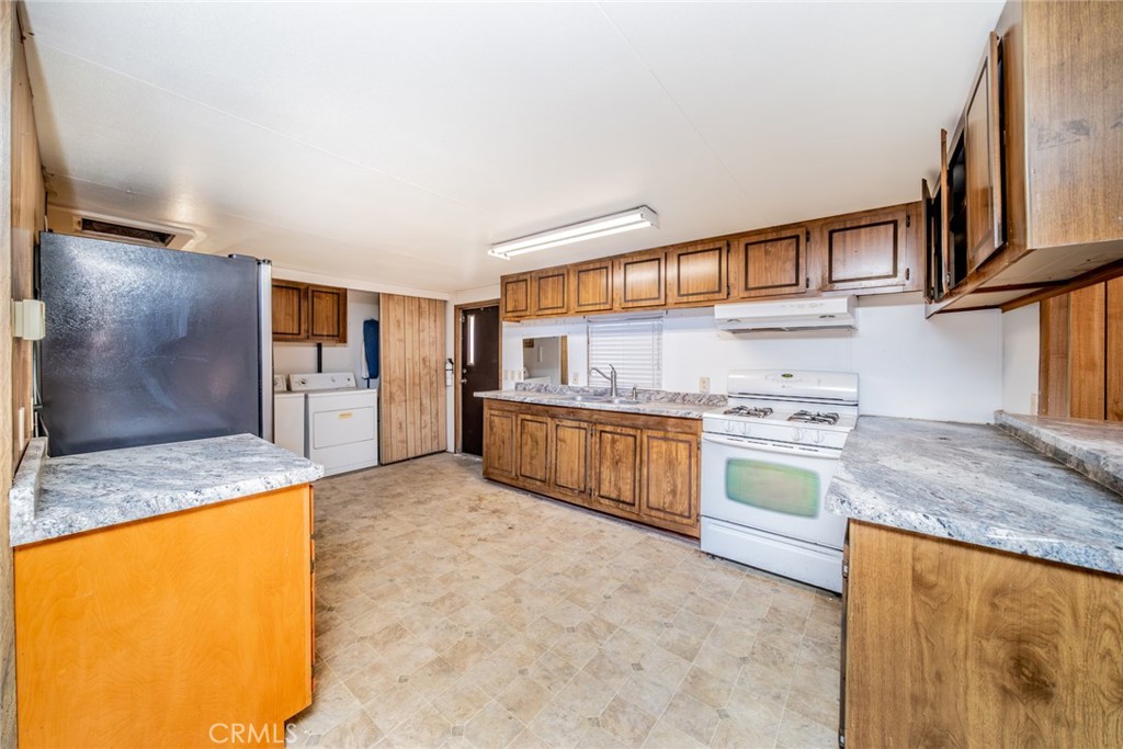 10200 Johnson Road, Unit 36 Phelan, CA 92371 - Photo 11 of 33 Gallery Image 11