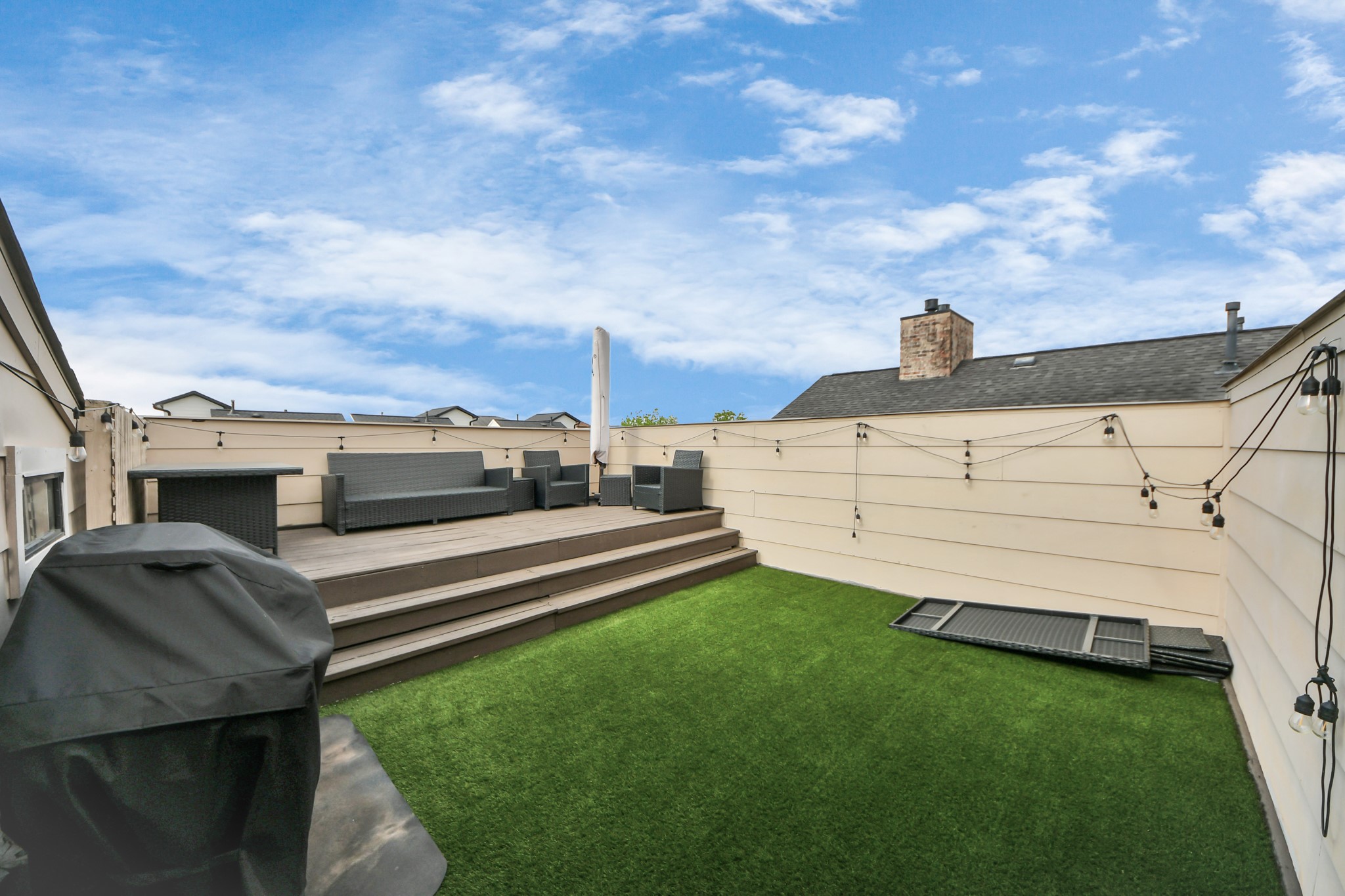 4510 Inker Street, Unit B Houston, TX 77007 - Photo 32 of 43 a view of a terrace