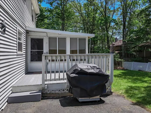$429,000 | 9 Cobblewood Drive, Mount Pocono, PA 18344