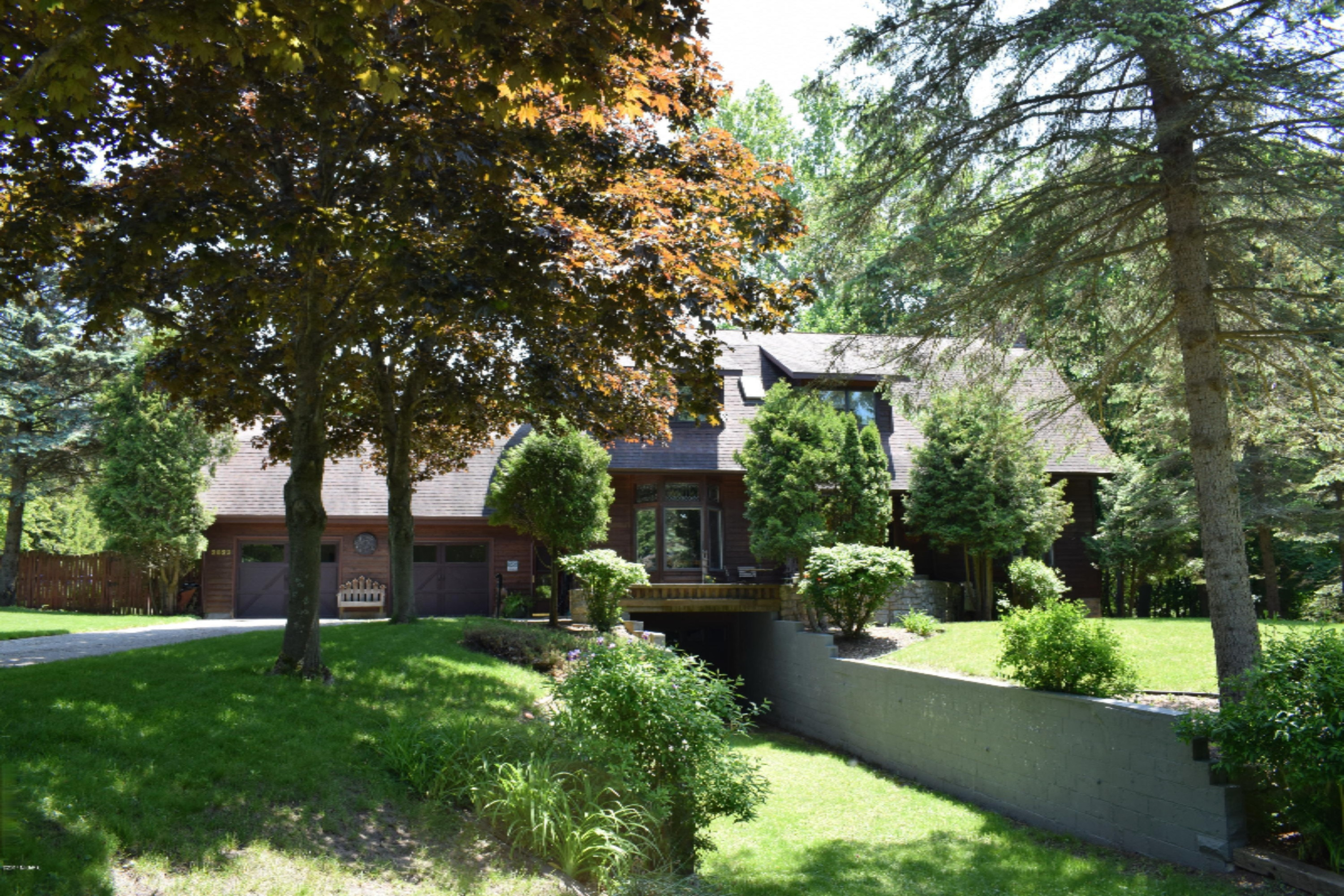 2823 Lakeshore Road Manistee, MI 49660 - Photo 2 of 67 DSC_0003