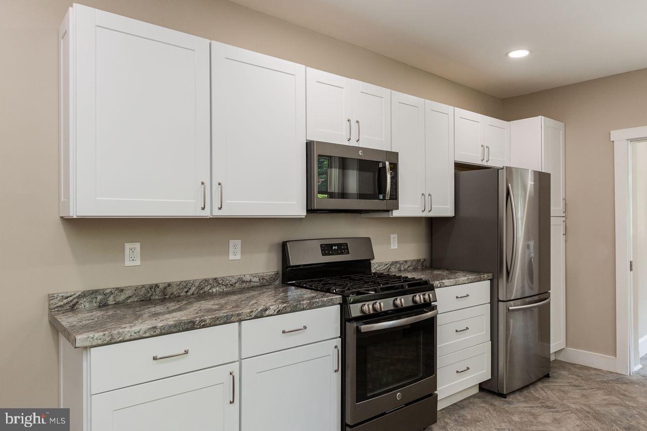 422 East Main Street Lititz, PA 17543 - Photo 10 of 62