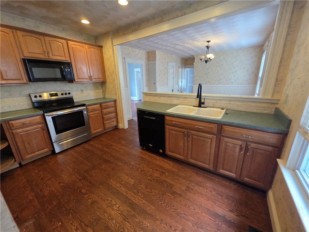 94 Huntington Avenue Woonsocket, RI 02895 - Photo 17 of 32 Gallery Image 17