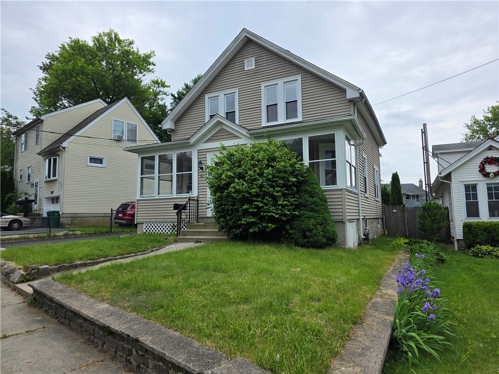 94 Huntington Avenue Woonsocket, RI 02895 - Photo 3 of 32 Gallery Image 3
