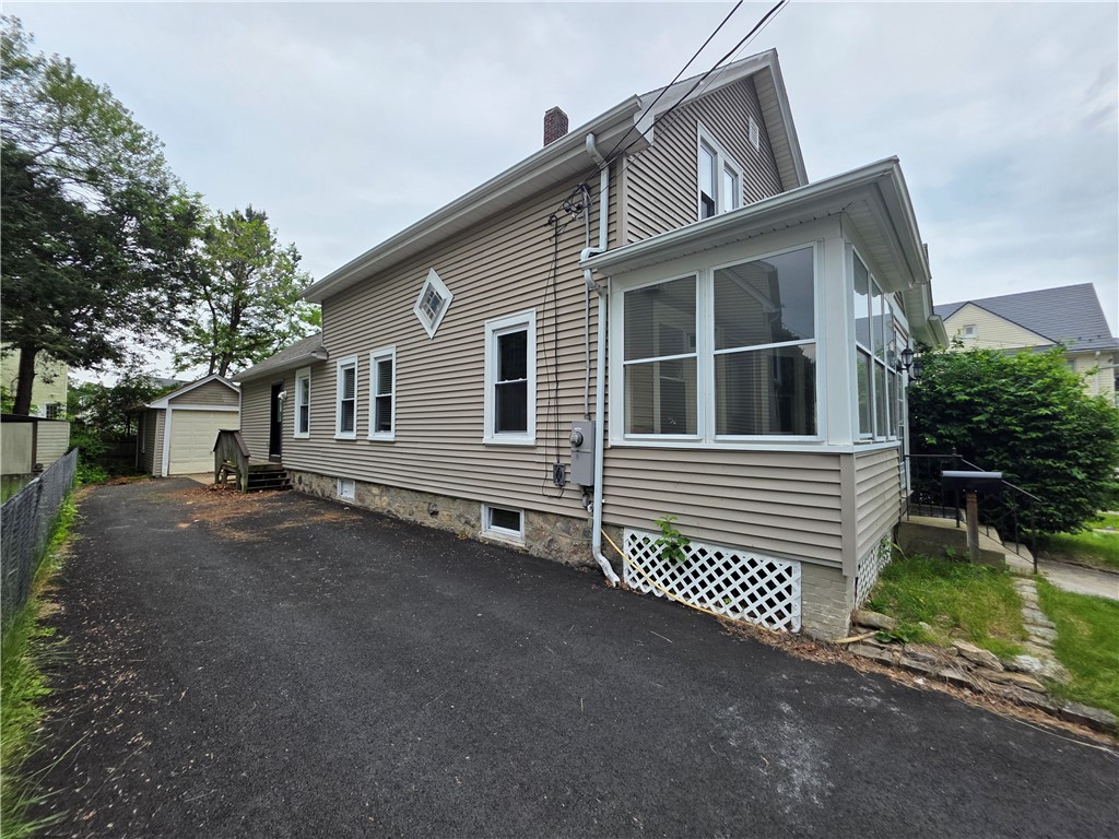 94 Huntington Avenue Woonsocket, RI 02895 - Photo 4 of 32 Gallery Image 4