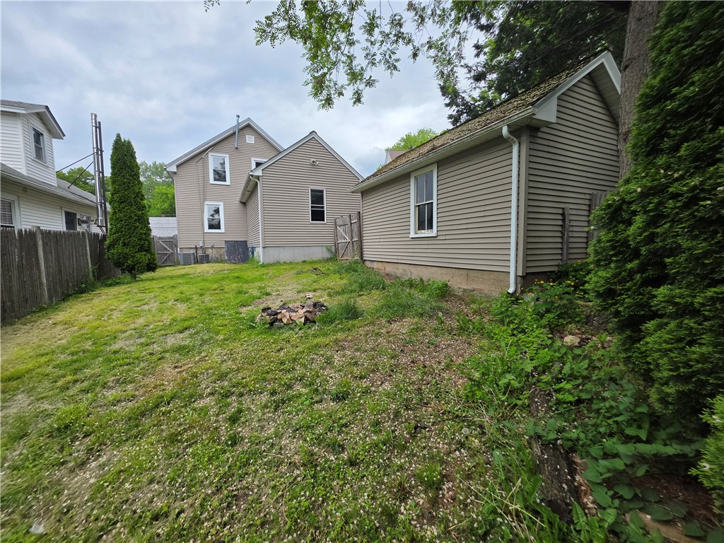 94 Huntington Avenue Woonsocket, RI 02895 - Photo 6 of 32 Gallery Image 6
