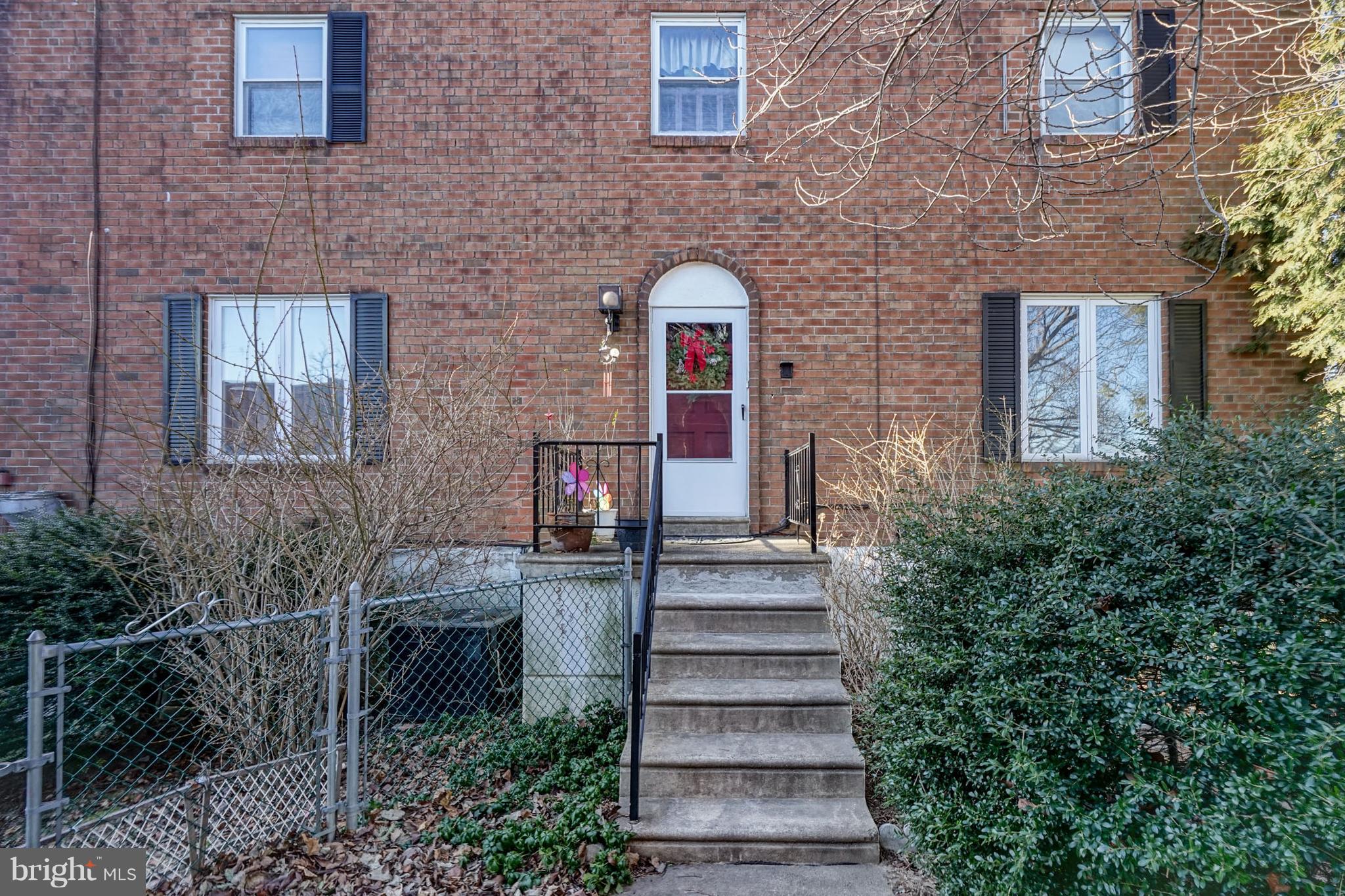 11011 Rennard Street Philadelphia, PA 19116 - Photo 4 of 29 Side/Main Entrance