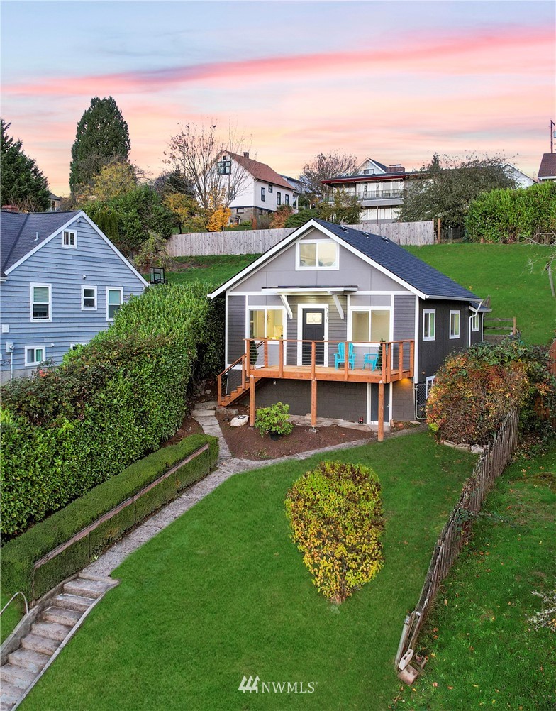 810 Cedar Avenue South Renton, WA 98057 - Photo 2 of 40 Gallery Image 2