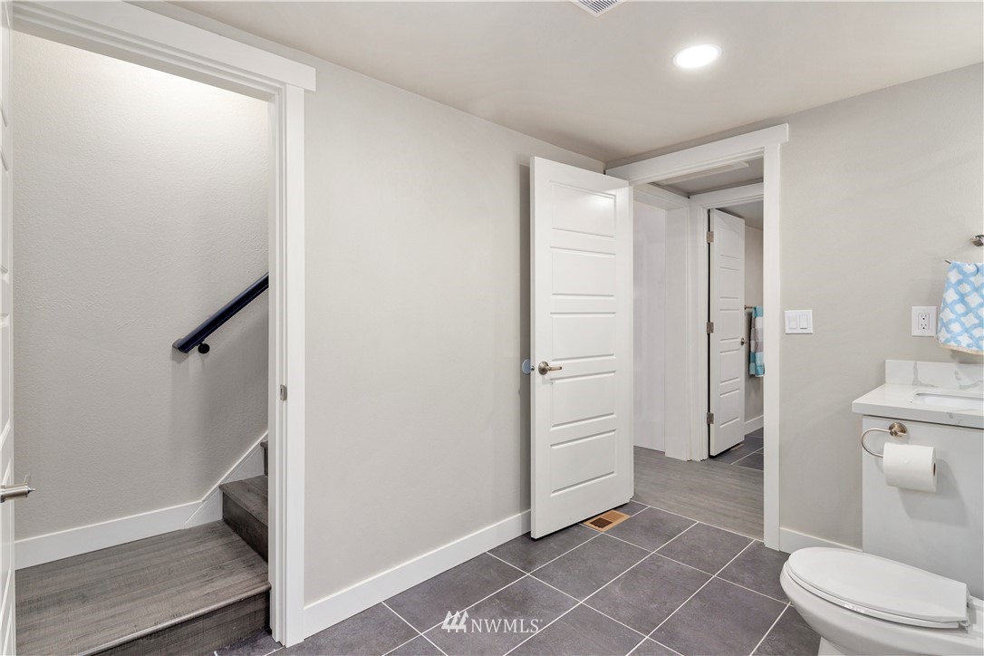 810 Cedar Avenue South Renton, WA 98057 - Photo 23 of 40 Gallery Image 23