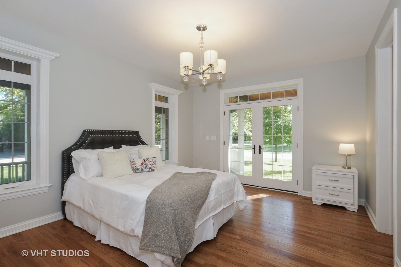 1021 Linden Lane Glenview, IL 60025 - Photo 14 of 26 a bedroom with a bed and a window