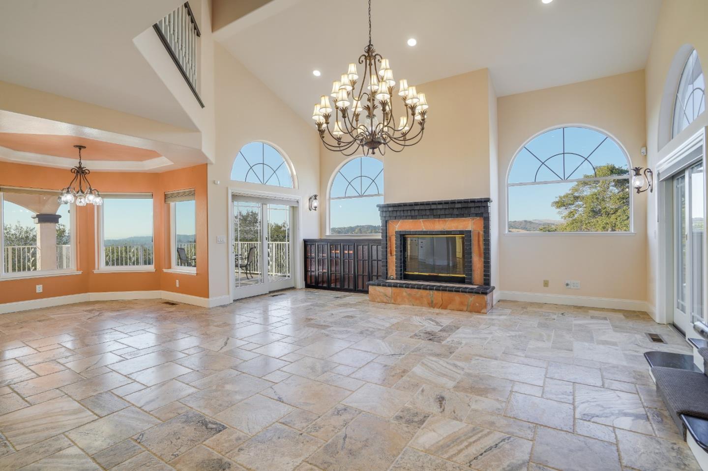 20460 Viewpoint Road Castro Valley, CA 94552 - Photo 14 of 50 a view of an empty room with a window