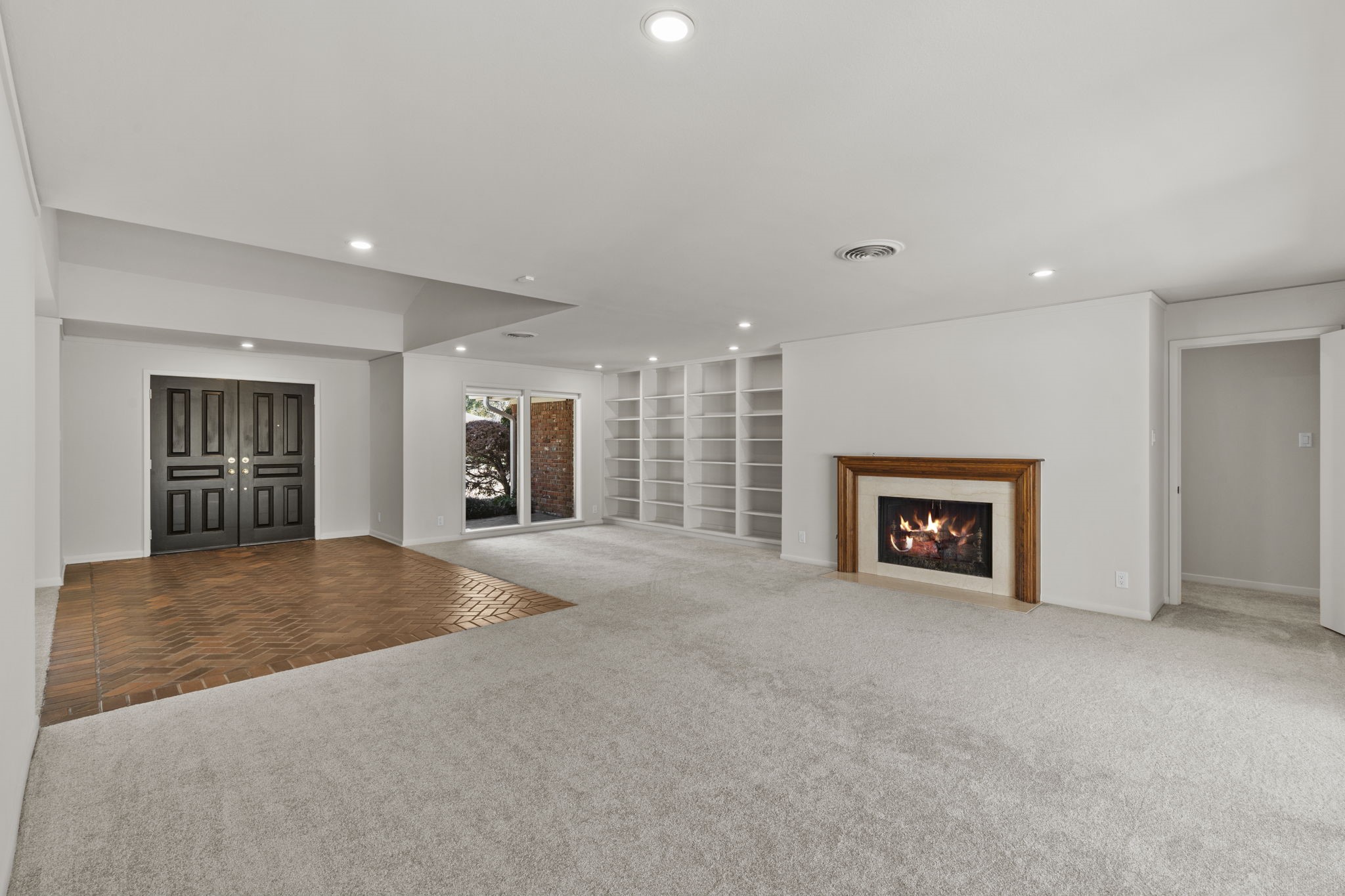 365 Piney Point Road Houston, TX 77024 - Photo 6 of 37