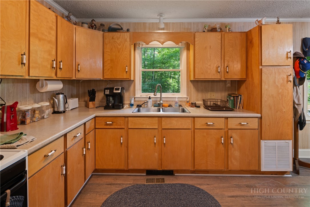 273 Rhymer Branch Road Deep Gap, NC 28618 - Photo 7 of 25