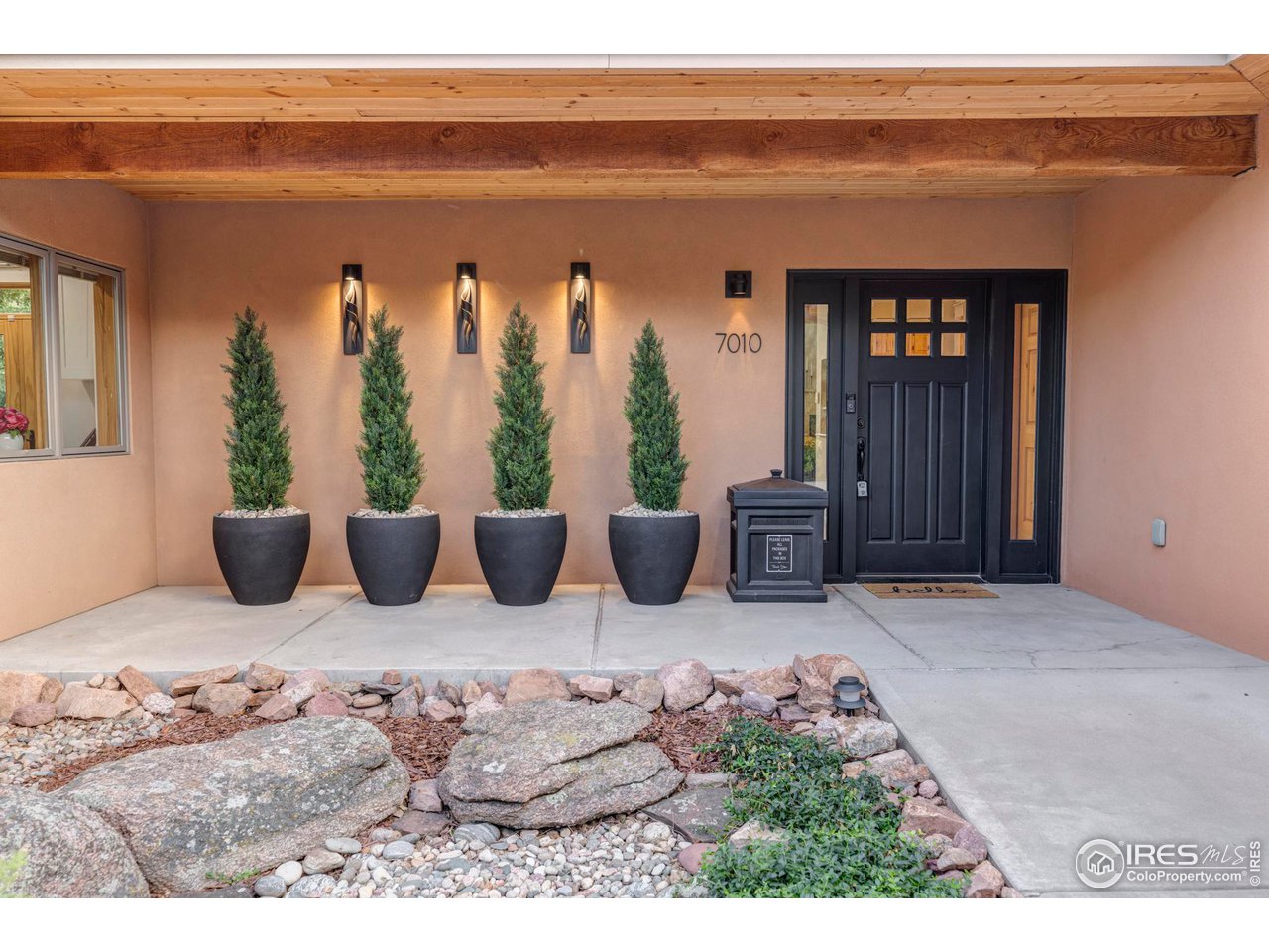 7010 Olde Stage Road Boulder, CO 80302 - Photo 4 of 35 inviting entry