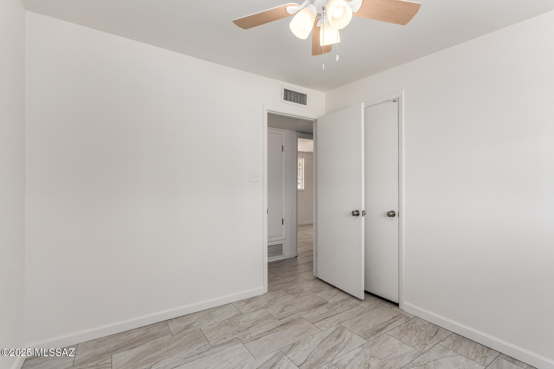 1214 West Kleindale Road Tucson, AZ 85705 - Photo 21 of 33 Guest Bedroom 1