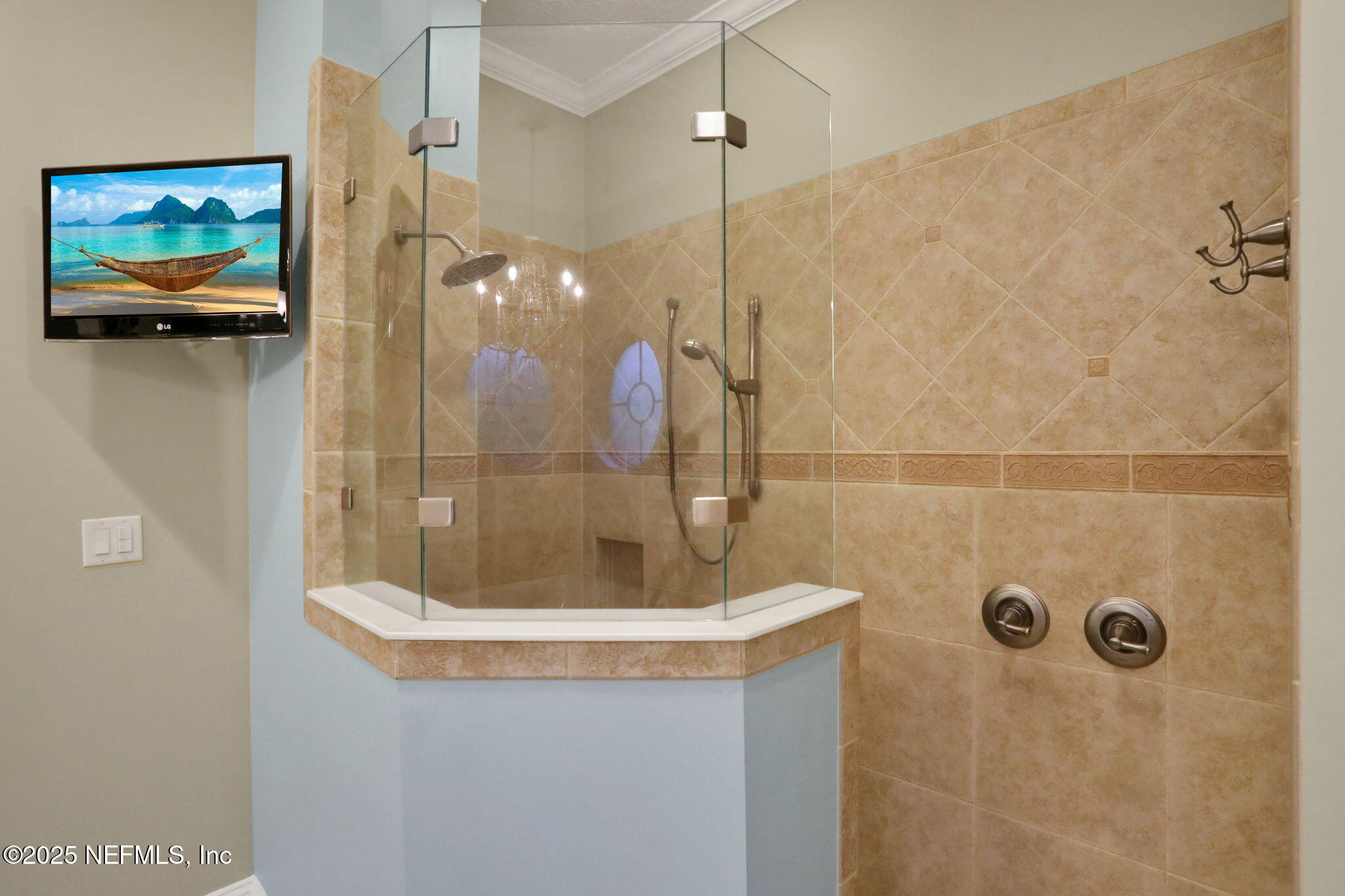 528 Sebastian Square St. Augustine, FL 32095 - Photo 26 of 66 Separate Shower w/ Tile Accent