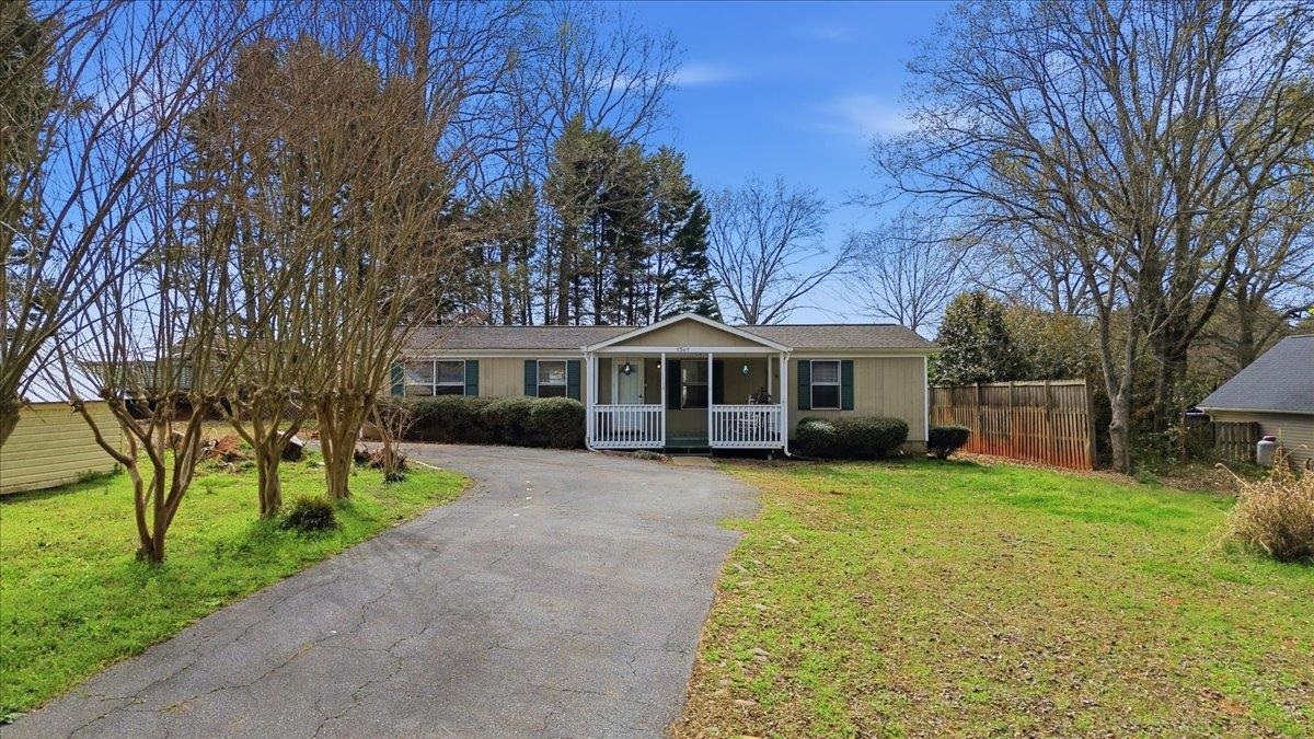 1361 Hickory Nut Road Inman, SC 29349 - Photo 3 of 37