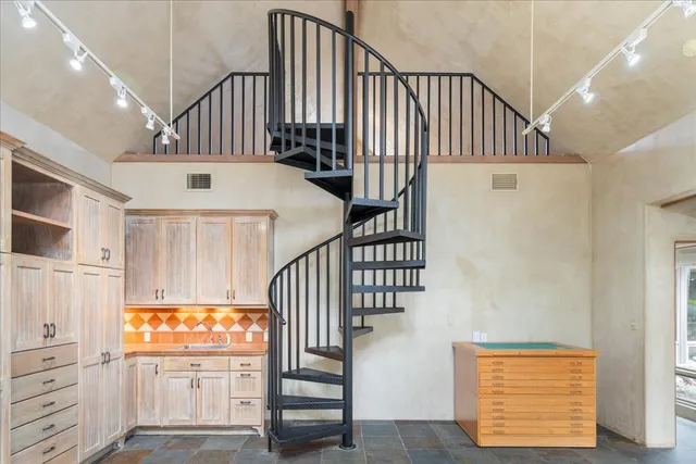 $2,395,000 | 24736 Travis Lakeside Cove, Spicewood, TX 78669