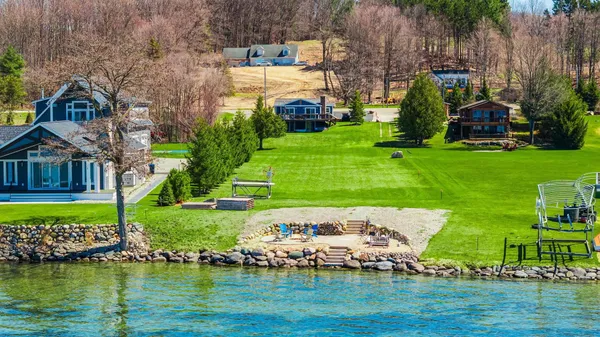 $1,699,000 | 11256 Southeast Torch Lake Drive, Alden, MI 49612