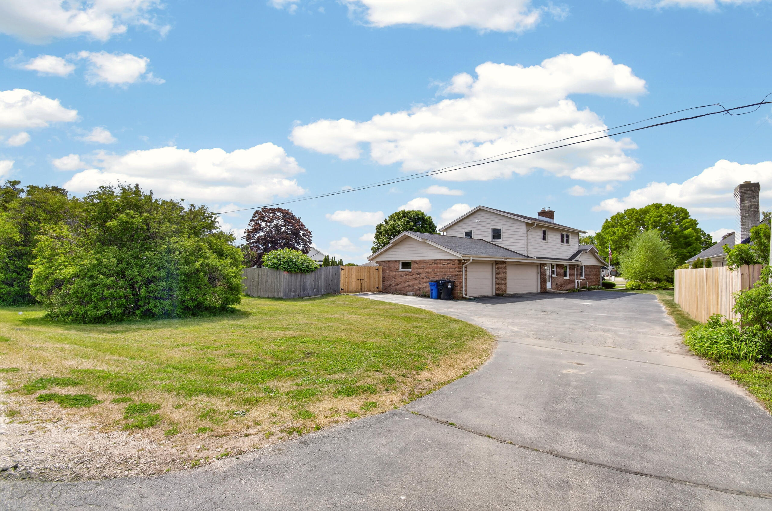 8 Steeplechase Drive Racine, WI 53402 - Photo 6 of 45 006_DSC_1205