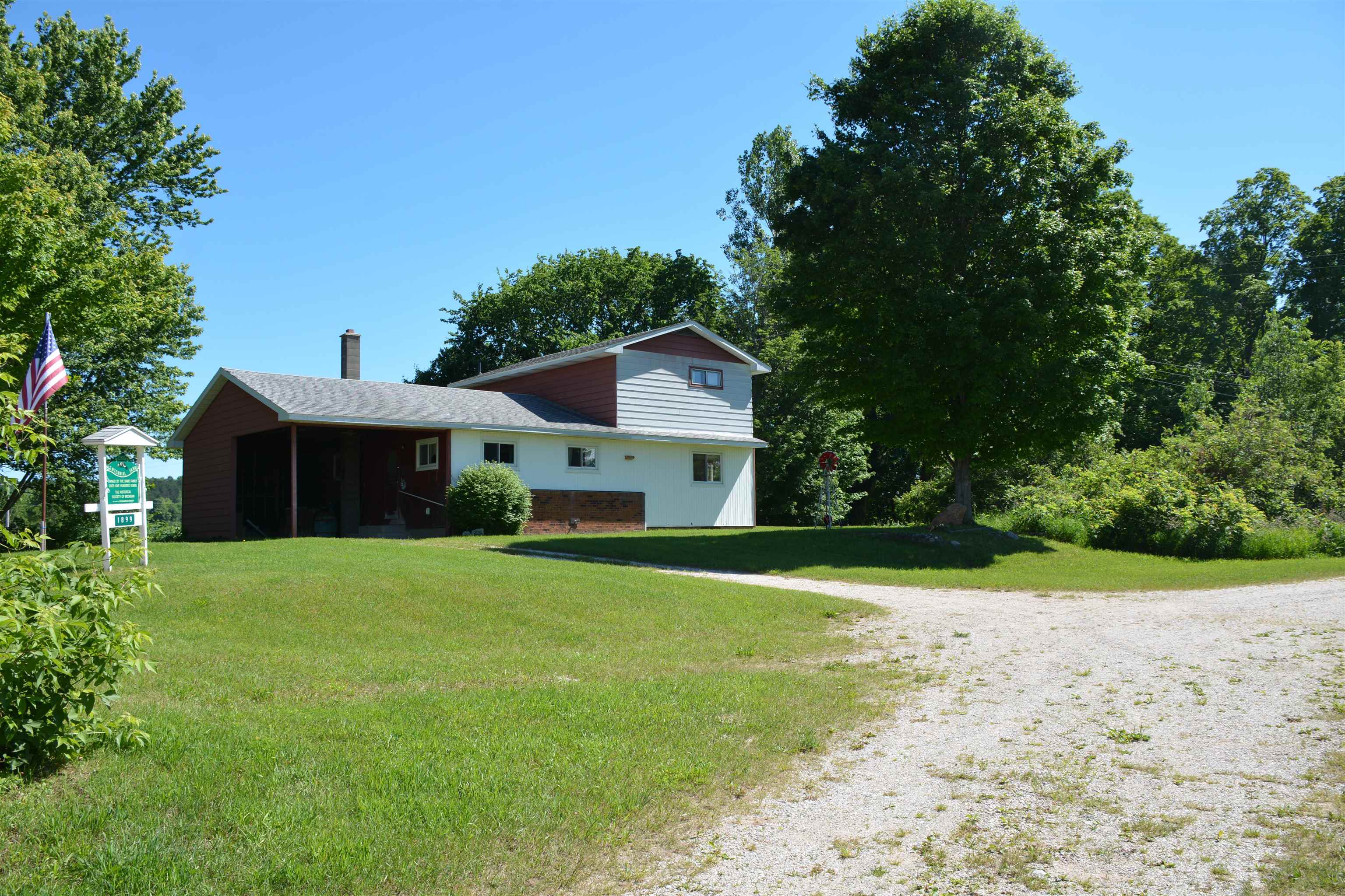 3102 South 9 Road Harrietta, MI 49638 - Photo 5 of 49 1947378-ea2ea5e9-6f26-4a49-87ba-d8ab667b6831.JPG
