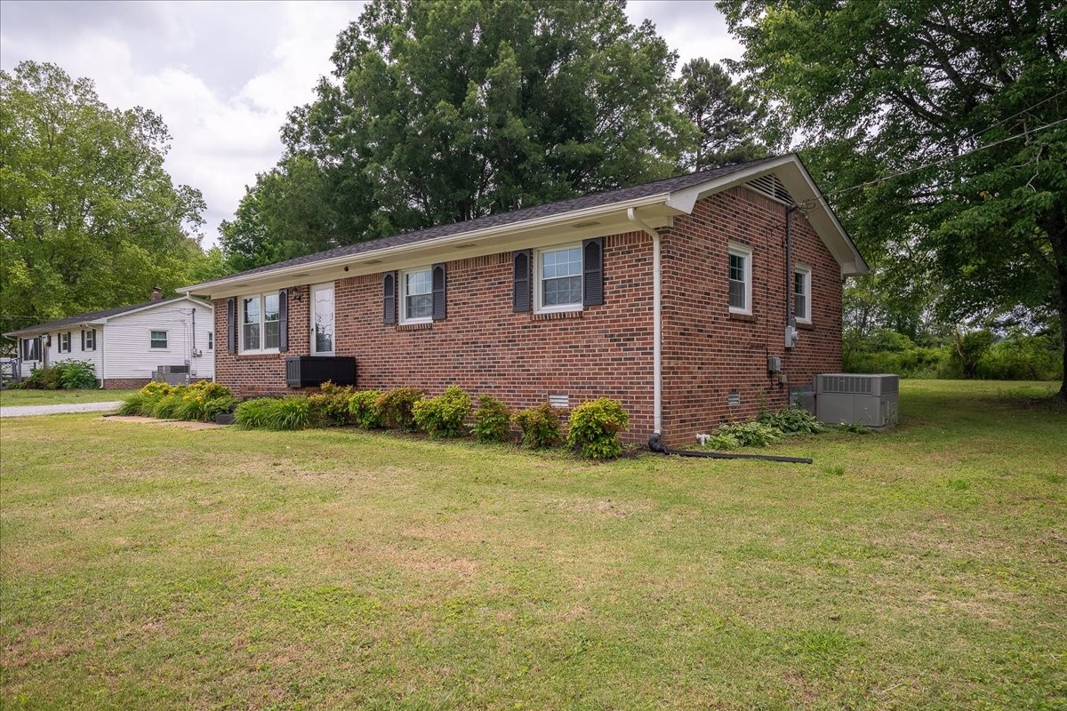 3417 Gimlet Road Lawrenceburg, TN 38464 - Photo 2 of 17