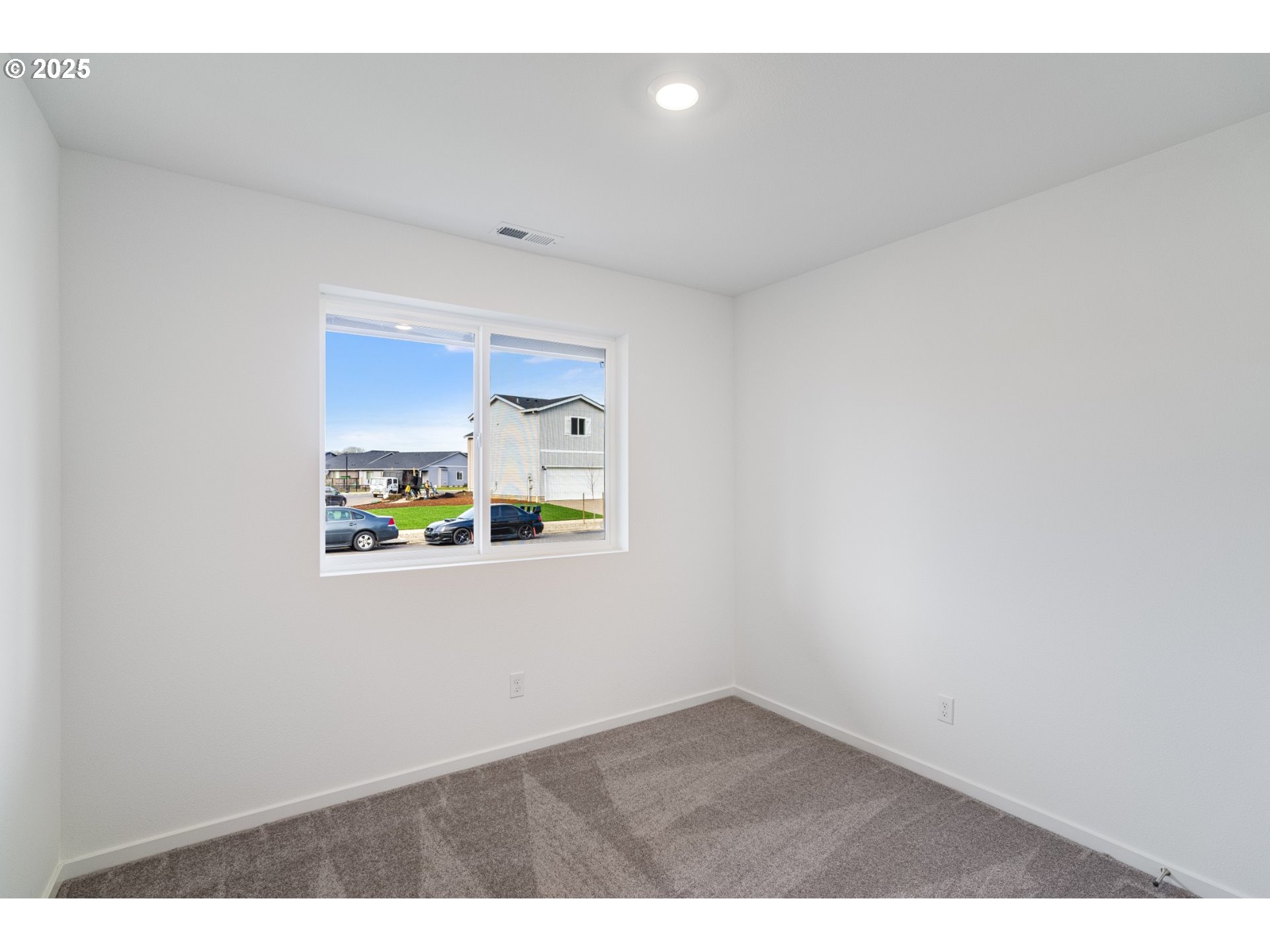 646 Minnesota Street Lebanon, OR 97355 - Photo 3 of 39 Gallery Image 3