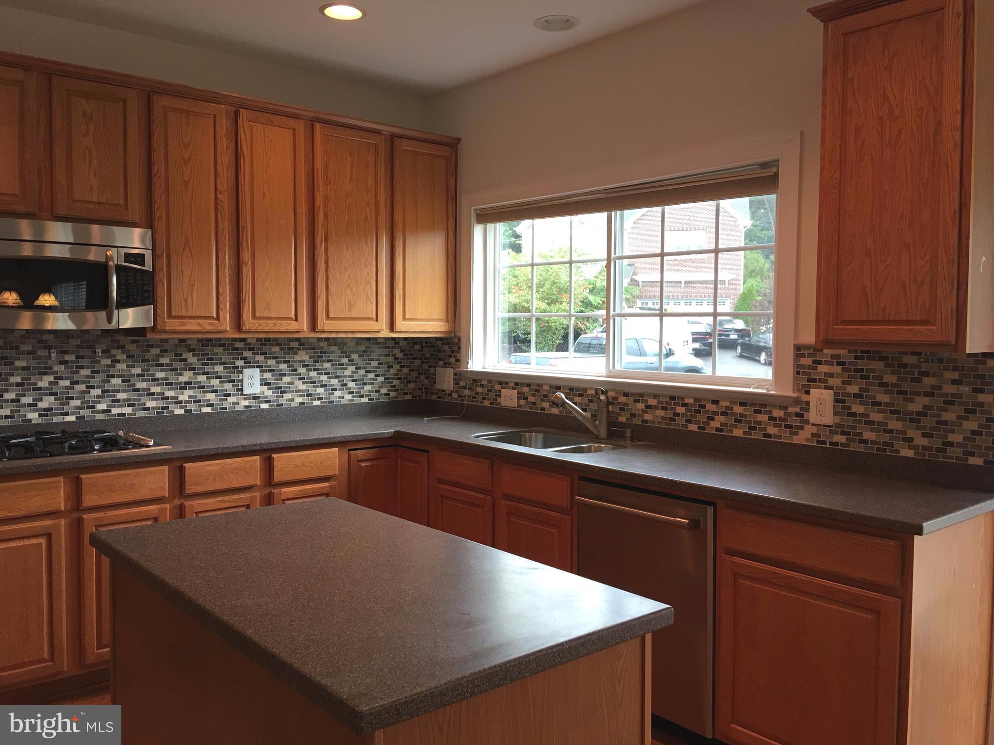 4258 Meyers Road Triangle, VA 22172 - Photo 13 of 23 Kitchen