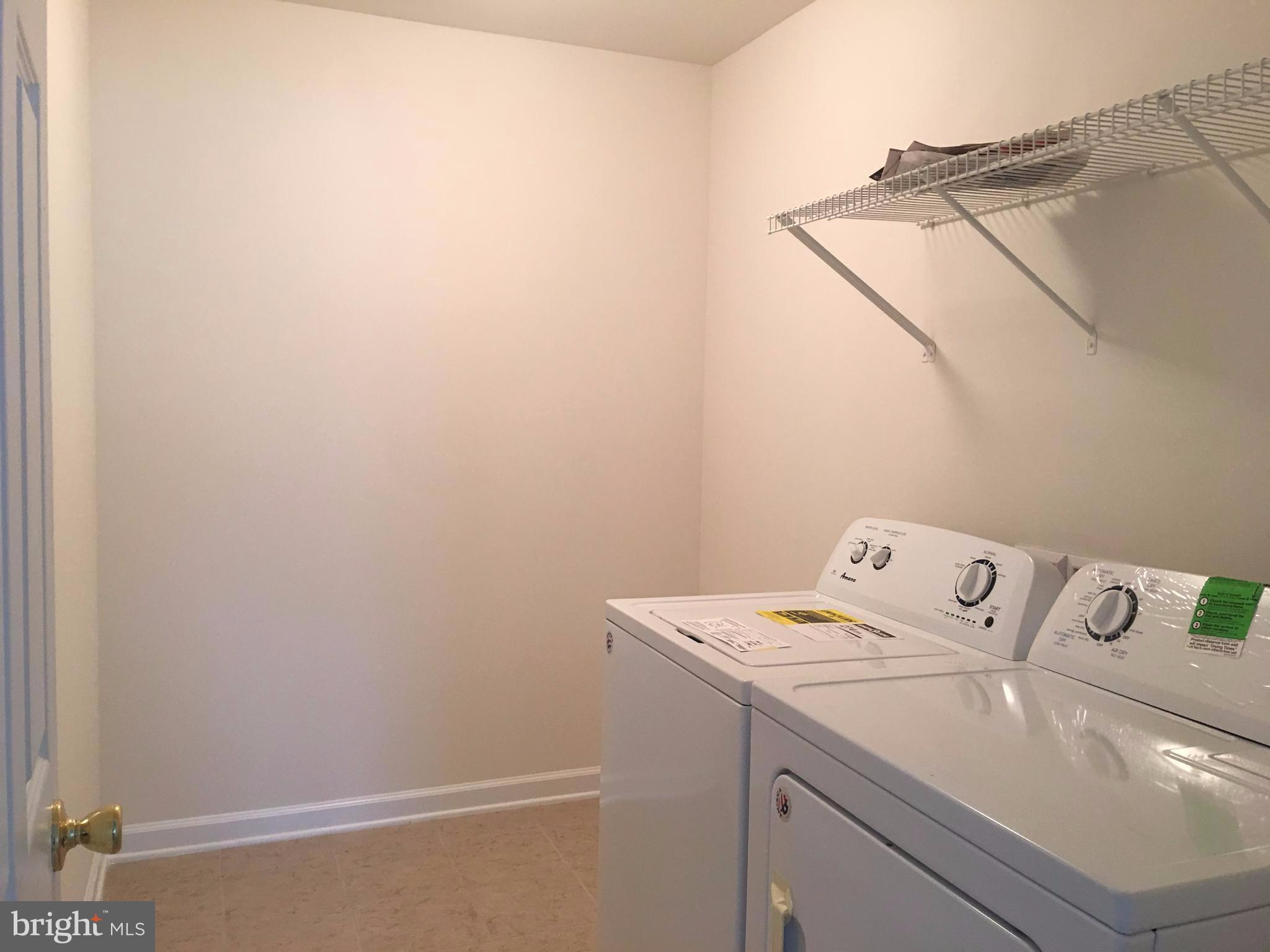 4258 Meyers Road Triangle, VA 22172 - Photo 9 of 23 Laundry room
