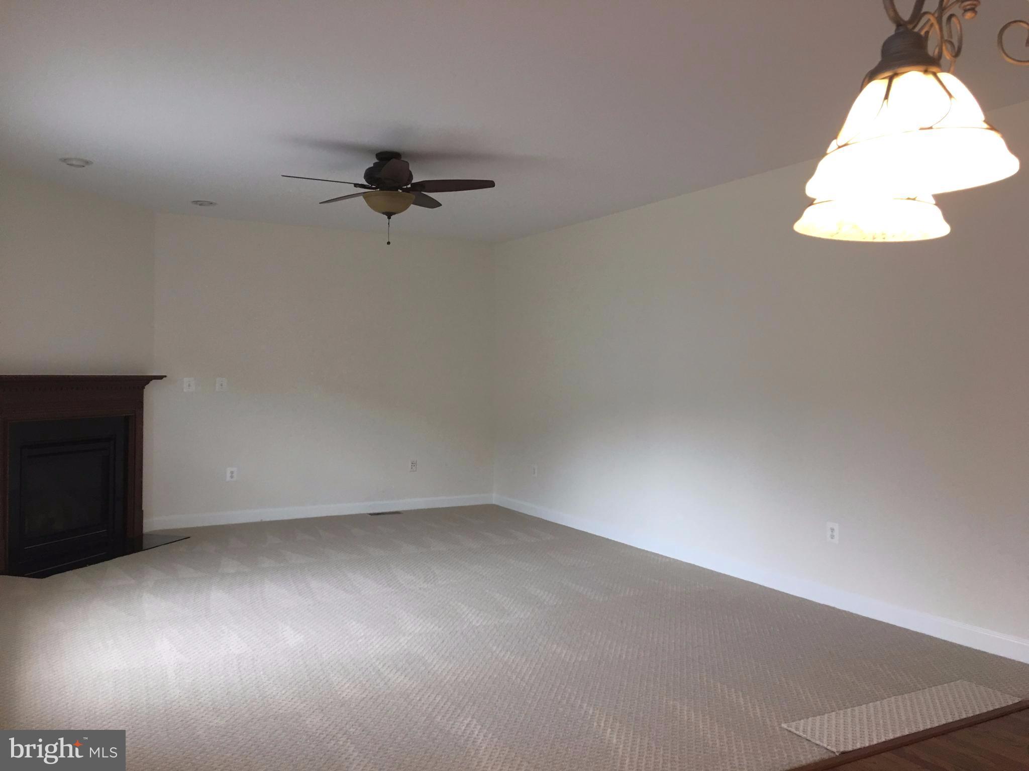 4258 Meyers Road Triangle, VA 22172 - Photo 10 of 23 Family Room