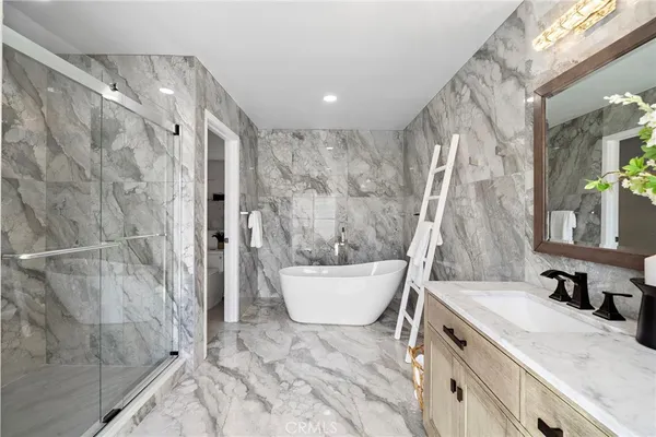 $1,988,000 | 39 Cape Cod, Irvine, CA 92620