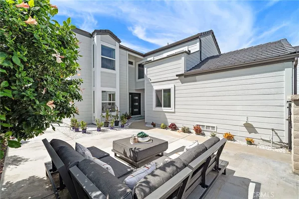 $1,988,000 | 39 Cape Cod, Irvine, CA 92620