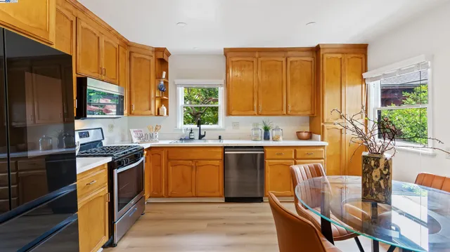 $895,000 | 830 Buena Vista Avenue, Alameda, CA 94501