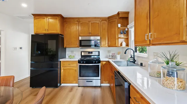 $895,000 | 830 Buena Vista Avenue, Alameda, CA 94501