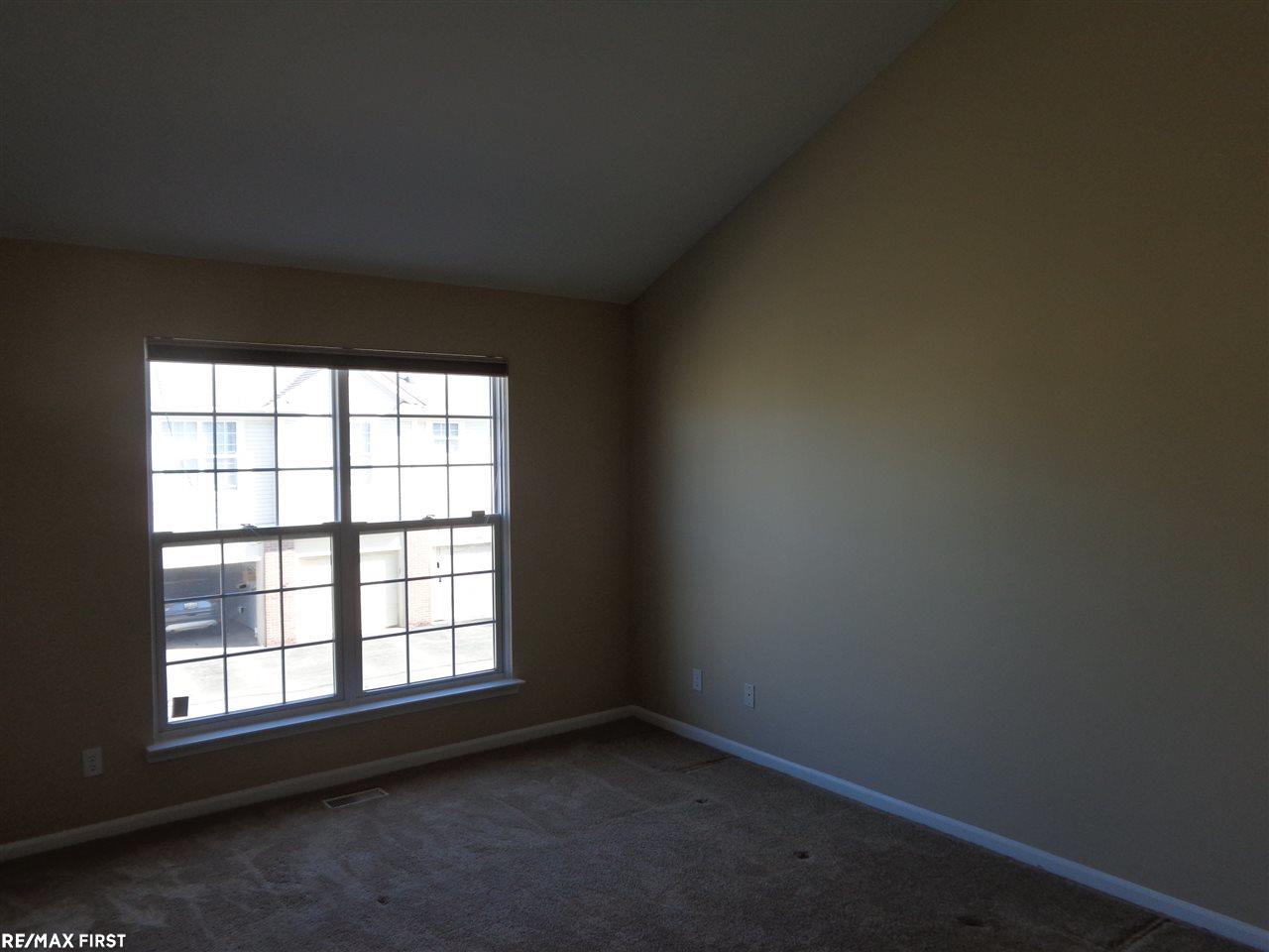 1824 Flagstone Circle Rochester, MI 48307 - Photo 16 of 33 50037717-15.JPG