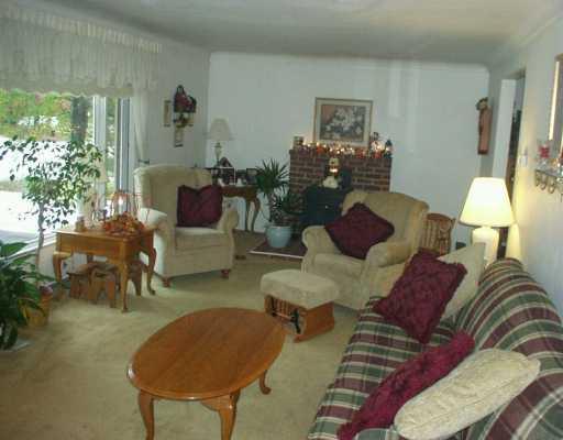 241 Ashbaugh Road Jeannette, PA 15644 - Photo 2 of 8 Living Room.
