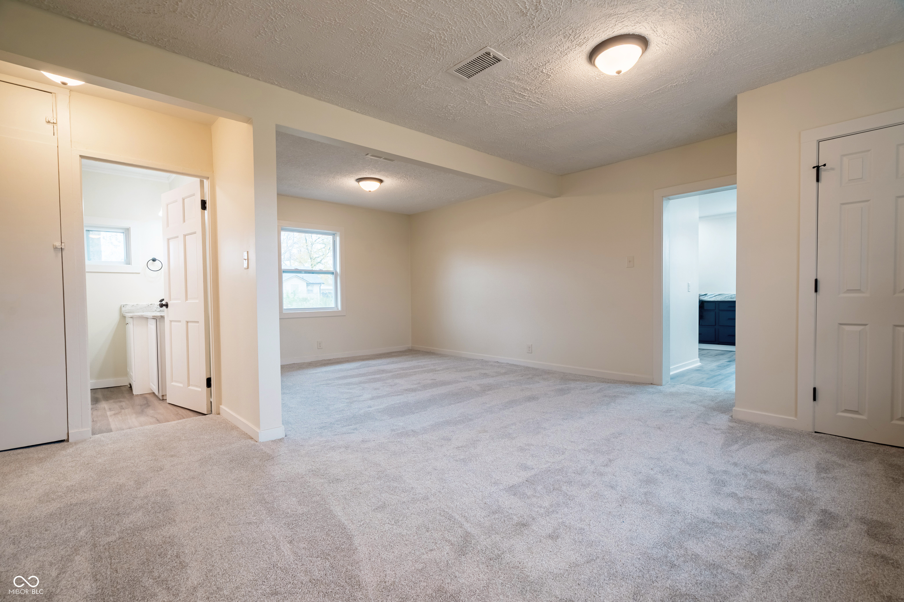 1821 East Stop 10 Road Indianapolis, IN 46227 - Photo 2 of 26