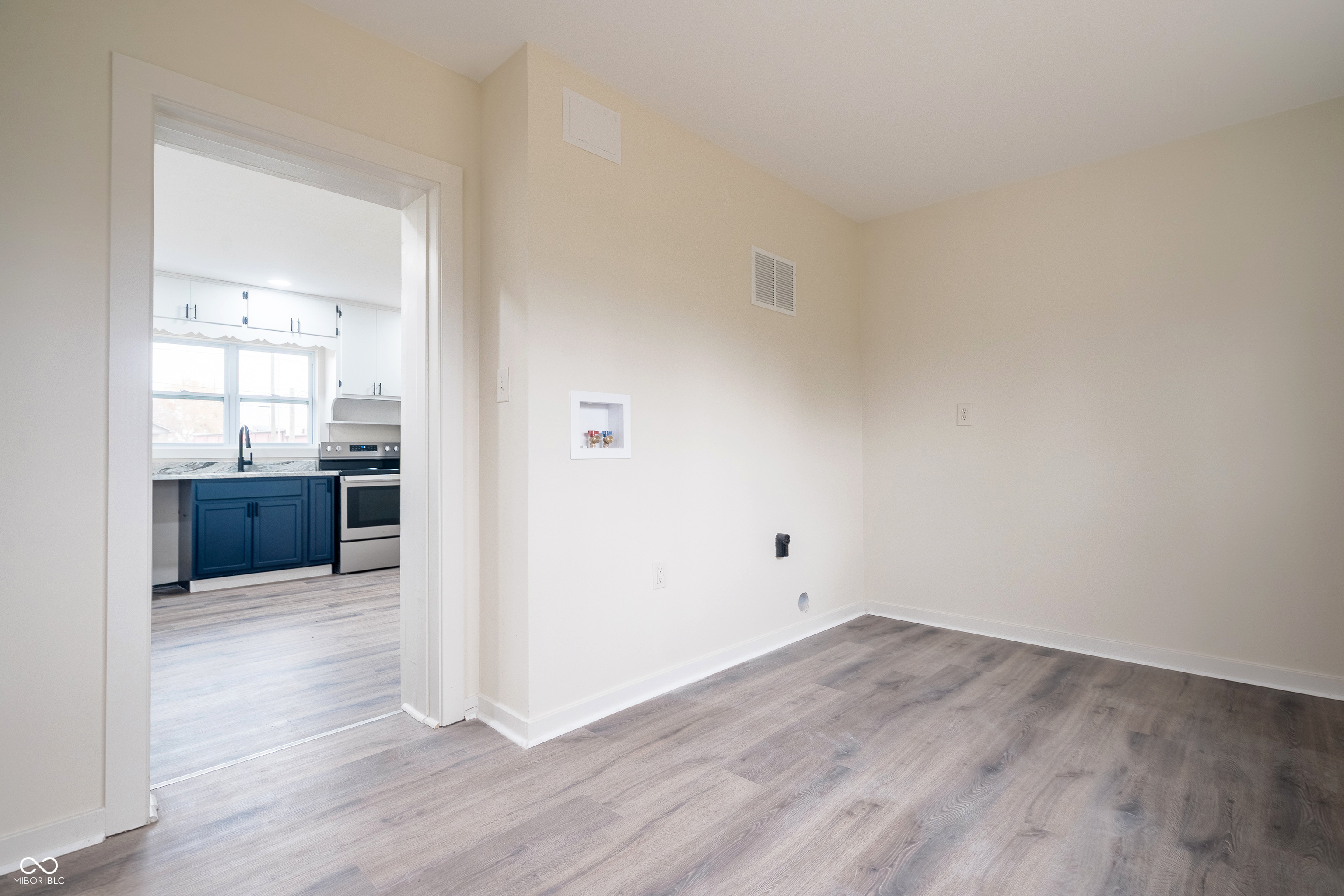 1821 East Stop 10 Road Indianapolis, IN 46227 - Photo 6 of 26