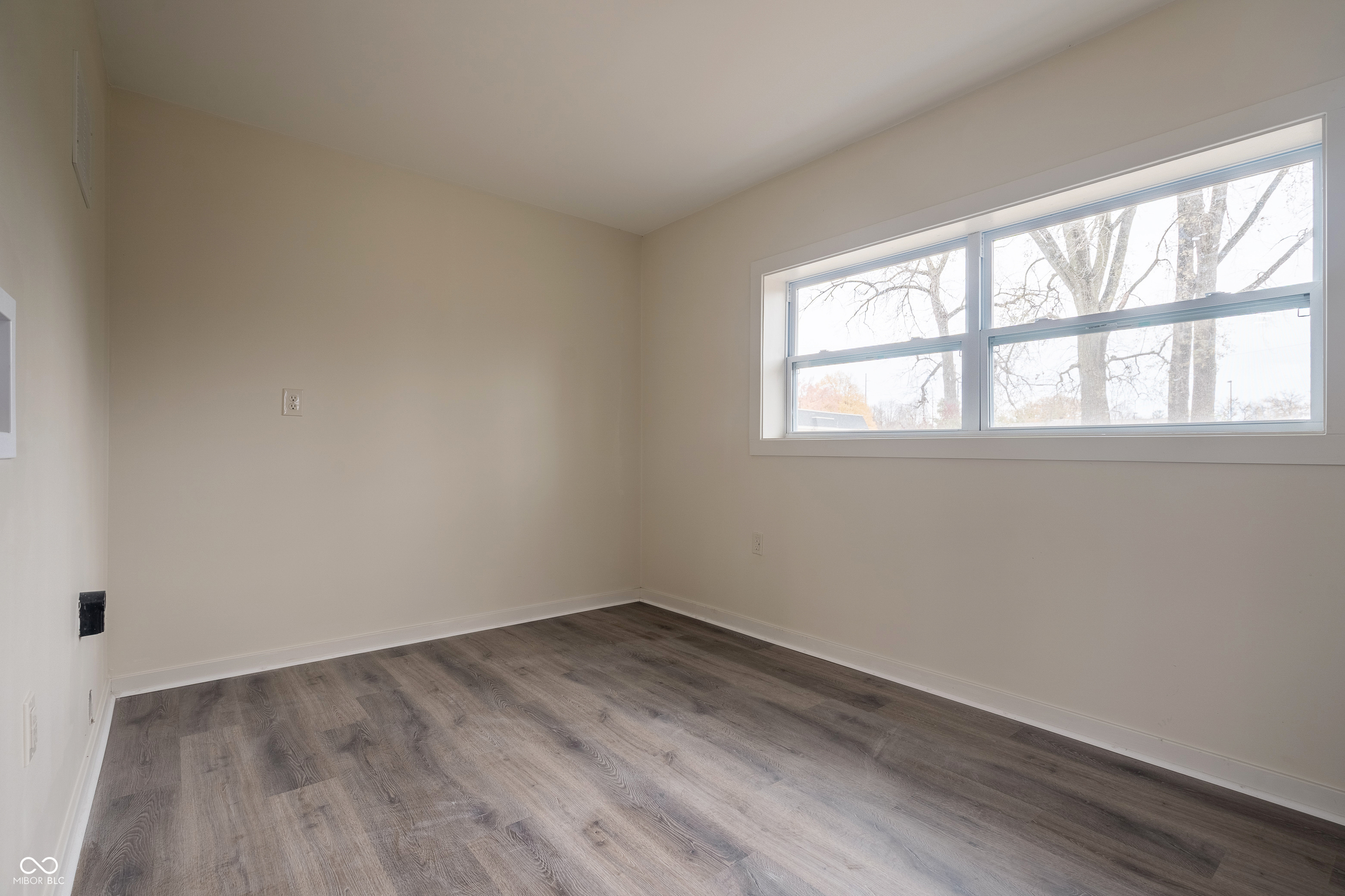 1821 East Stop 10 Road Indianapolis, IN 46227 - Photo 7 of 26