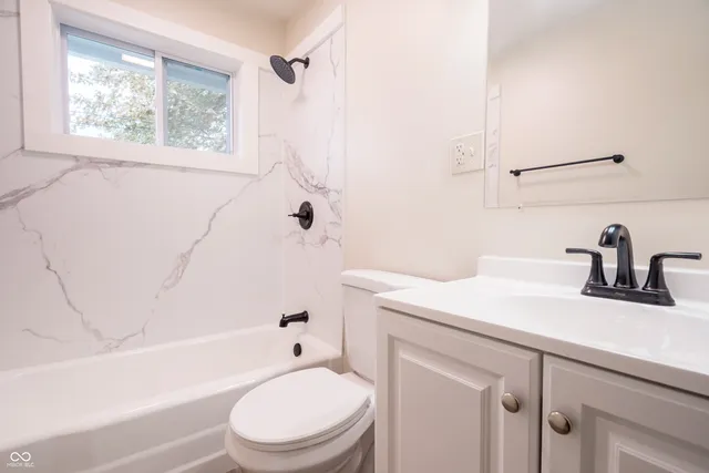 $269,900 | 1821 East Stop 10 Road, Indianapolis, IN 46227