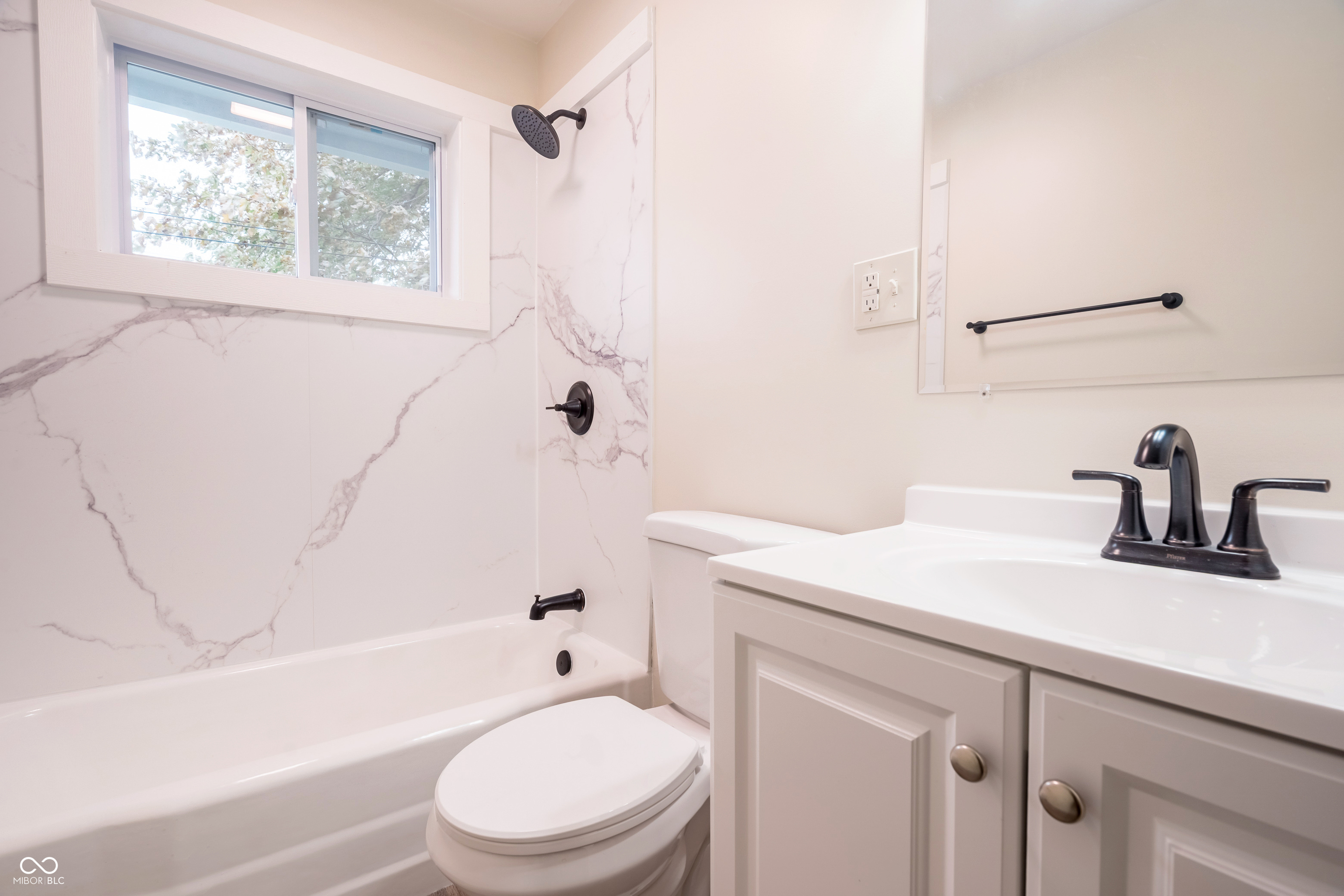 1821 East Stop 10 Road Indianapolis, IN 46227 - Photo 9 of 26