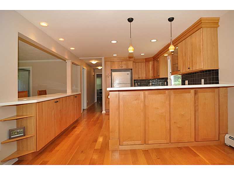 9 Cargill Road Cumberland, RI 02864 - Photo 5 of 25 Kitchen.