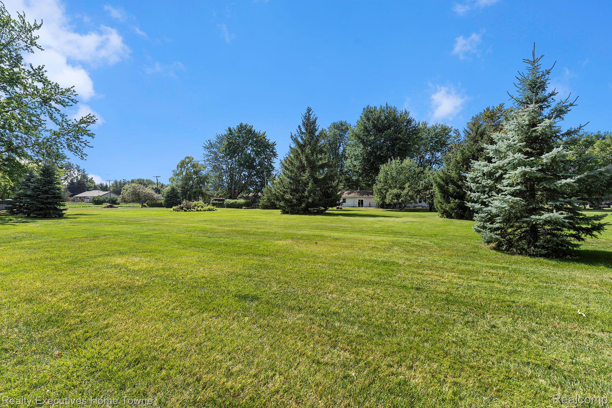 476 North Sandusky Road Sandusky, MI 48471 - Photo 21 of 27 Back yard from B