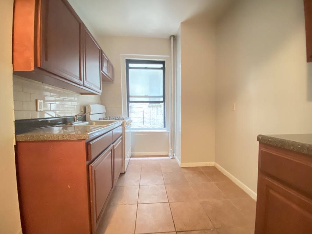 539 West 156th Street, Unit 8 Manhattan, NY 10032 - Photo 7 of 8