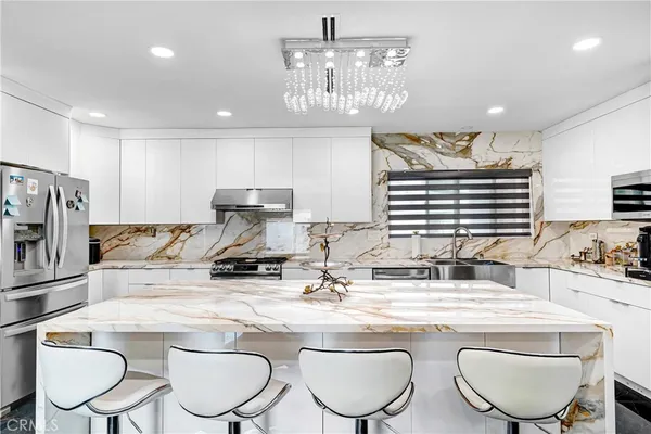 $1,299,999 | 21228 Merridy Street, Chatsworth, CA 91311