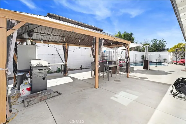 $1,299,999 | 21228 Merridy Street, Chatsworth, CA 91311
