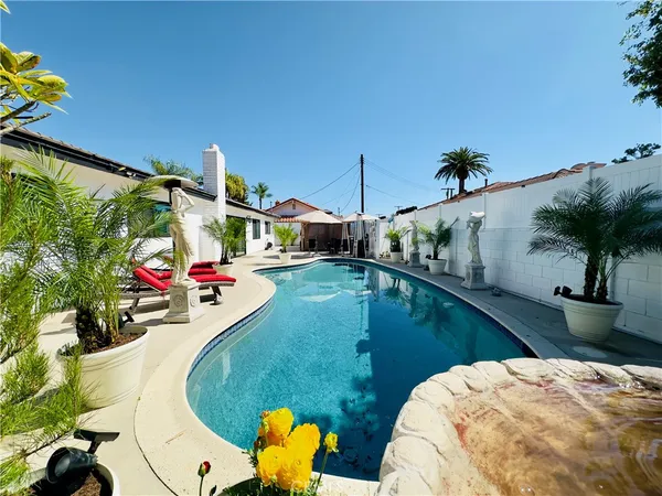 $1,299,999 | 21228 Merridy Street, Chatsworth, CA 91311