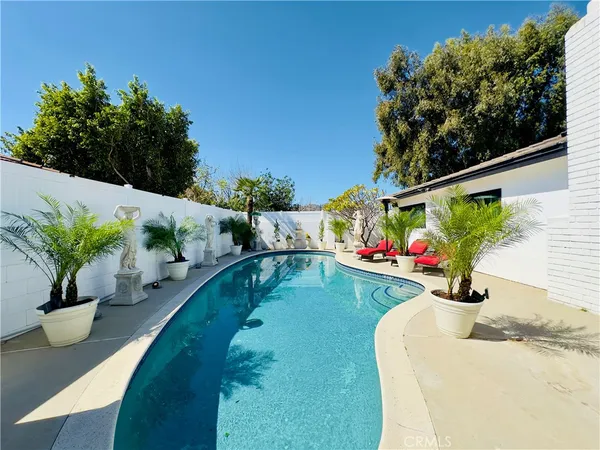 $1,299,999 | 21228 Merridy Street, Chatsworth, CA 91311