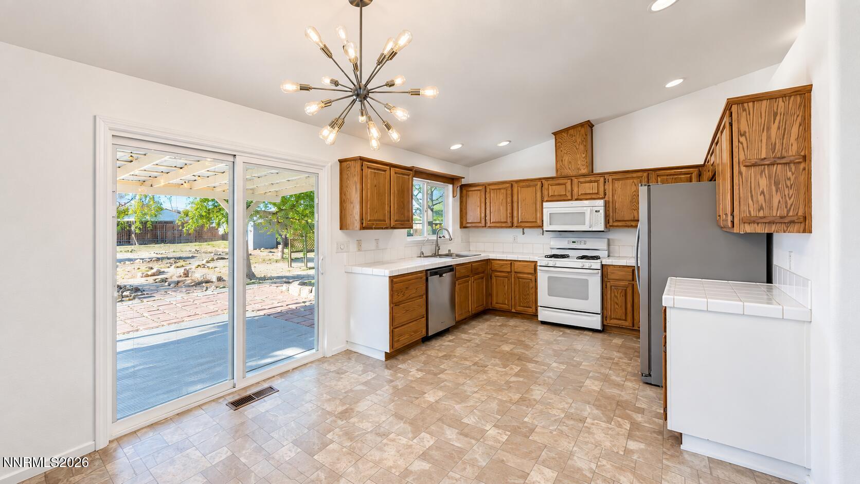 610 Tamsen Road Fernley, NV 89408 - Photo 4 of 28 017