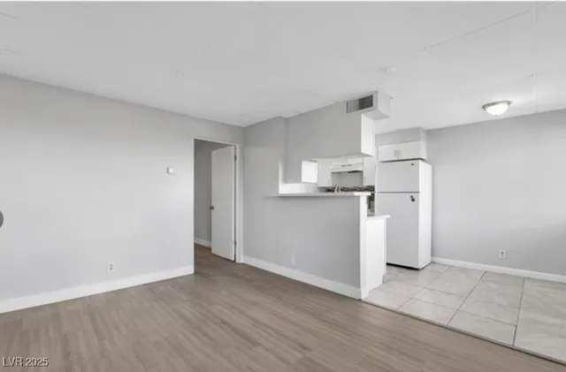 $999 | 239 West Cleveland Avenue, Unit 2, Las Vegas, NV 89102